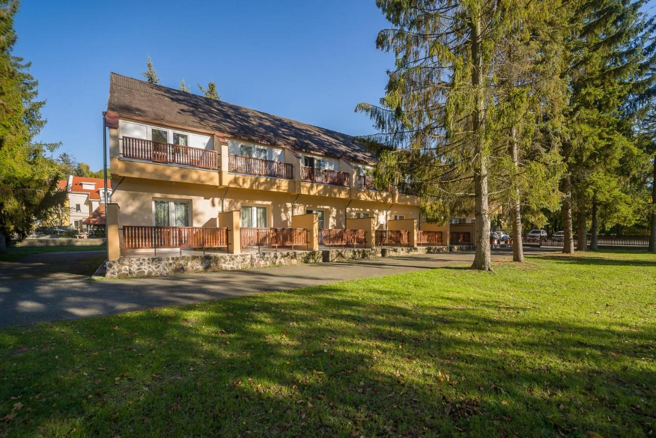 Lipicai Hotel Es Etterem Szilvásvárad エクステリア 写真