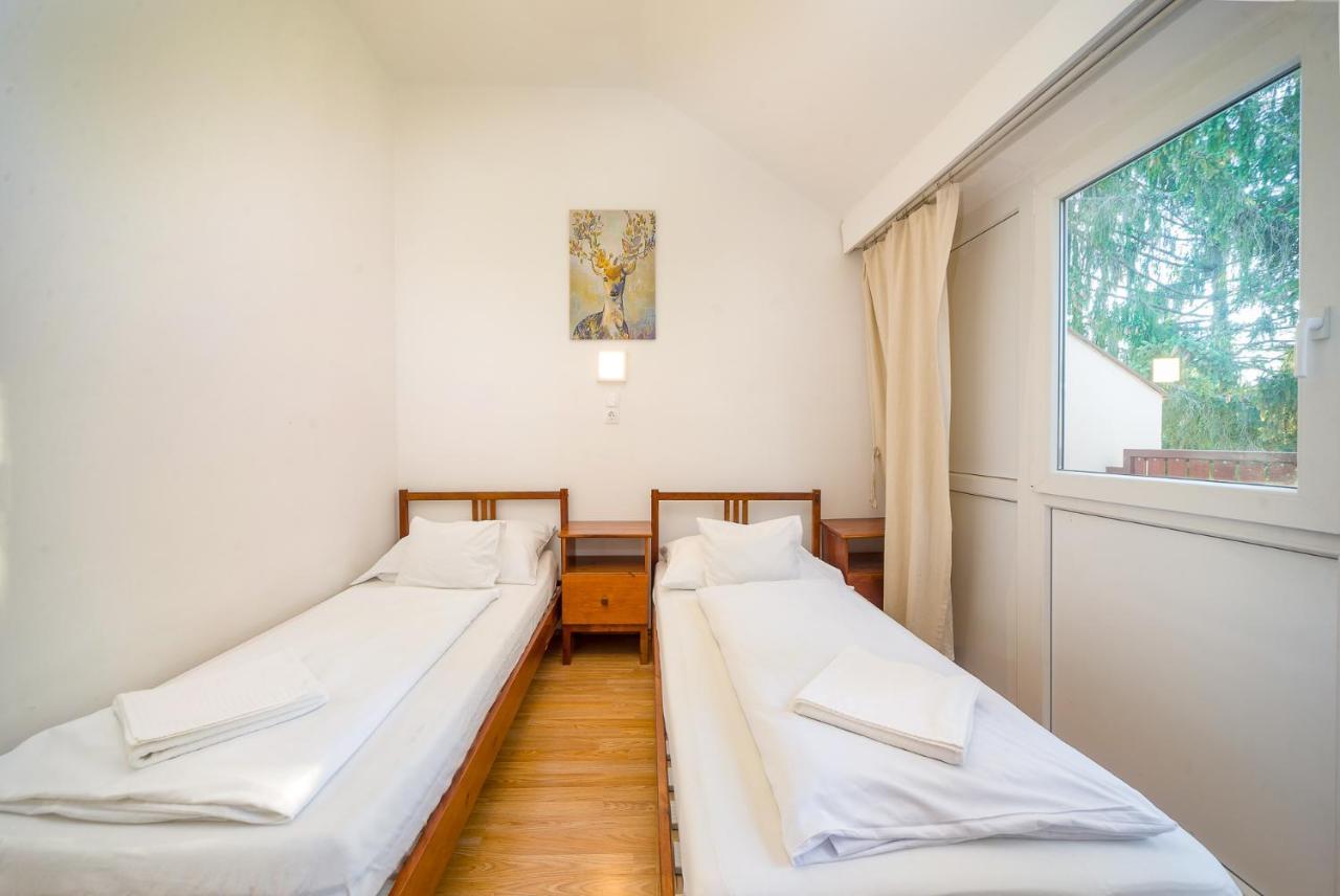 Lipicai Hotel Es Etterem Szilvásvárad エクステリア 写真