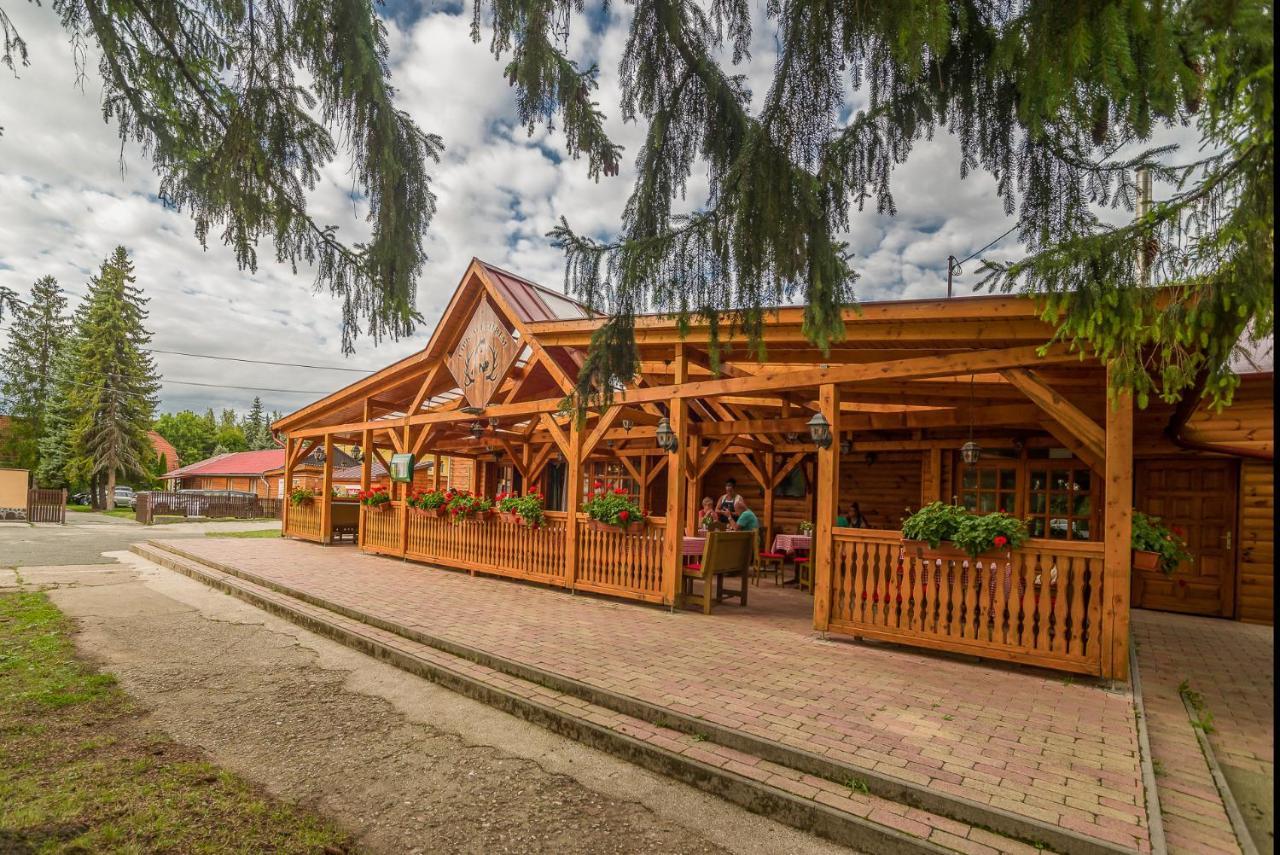Lipicai Hotel Es Etterem Szilvásvárad エクステリア 写真