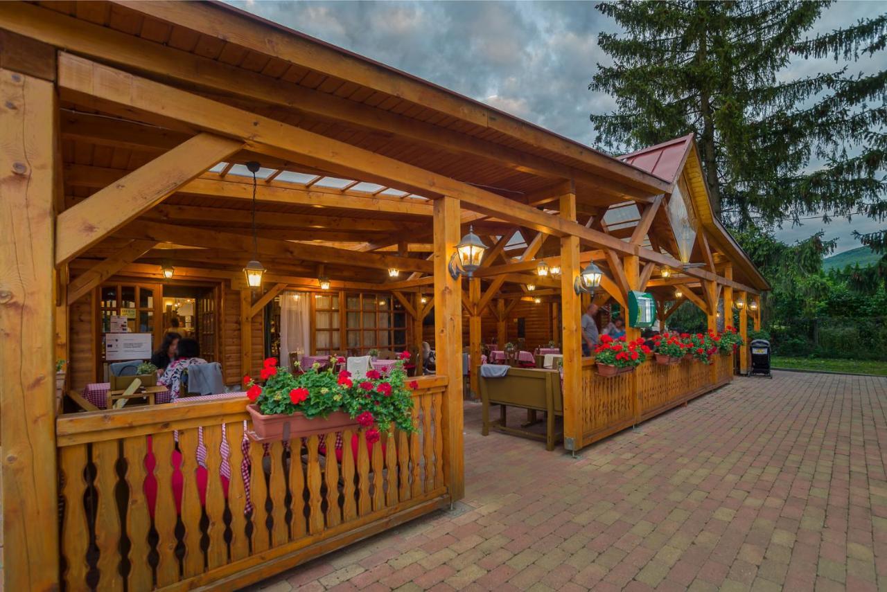 Lipicai Hotel Es Etterem Szilvásvárad エクステリア 写真