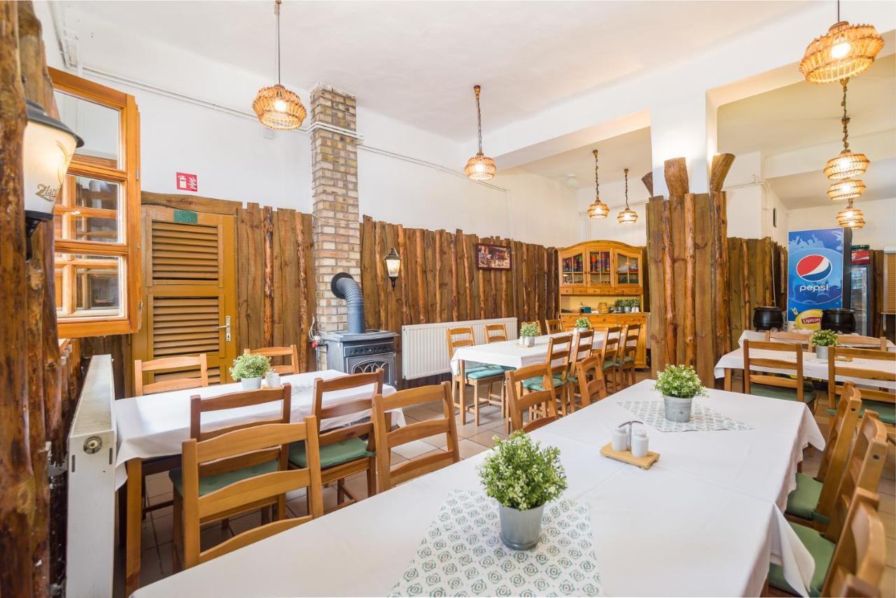 Lipicai Hotel Es Etterem Szilvásvárad エクステリア 写真
